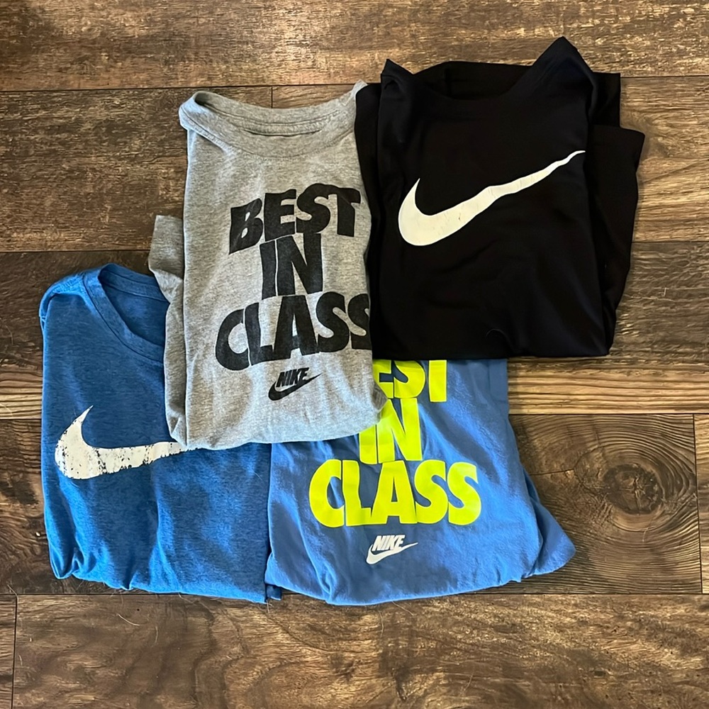 Boys lot of 4 Nike t-shirts size M
